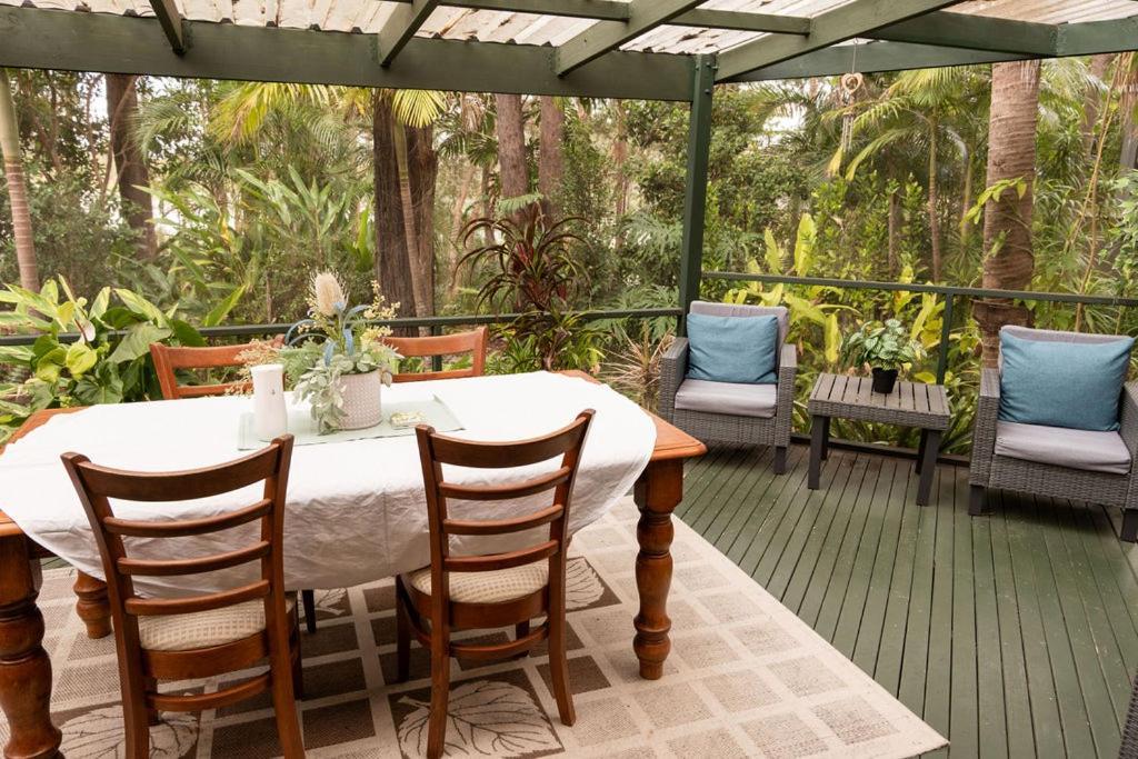 Lake Russell Retreat Emerald Beach Extérieur photo